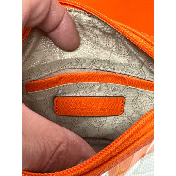 Michael Kors Jet Set Travel Tote Orange with matching cosmetic bag. Nice Cond! - Picture 2 of 10